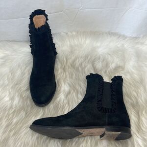 Unutzer Black Suede Ruffle Trim Booties Sz 38/US 7